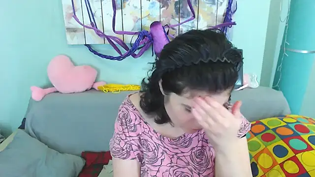 EverlyRays online show from December 20, 2024, 5:08 pm