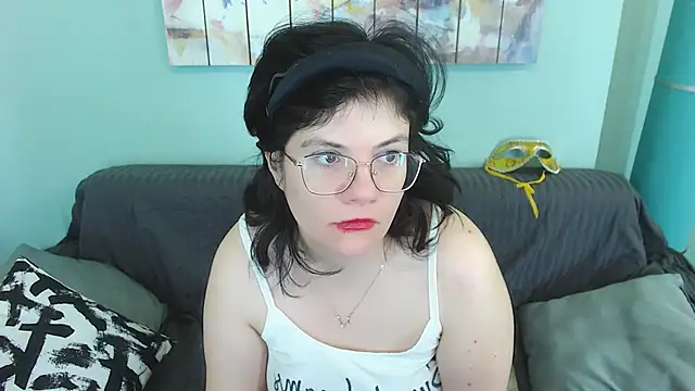 EverlyRays online show from February 6, 2025, 2:33 am