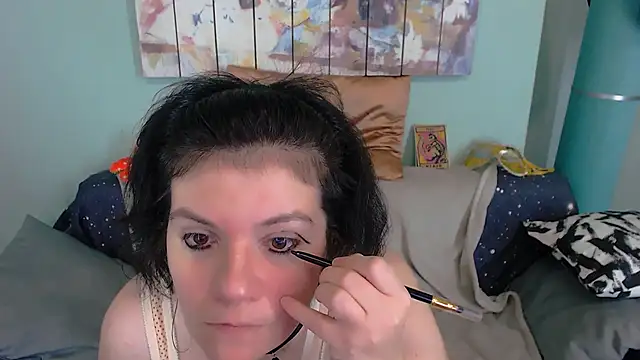 EverlyRays online show from November 8, 2025, 12:05 pm