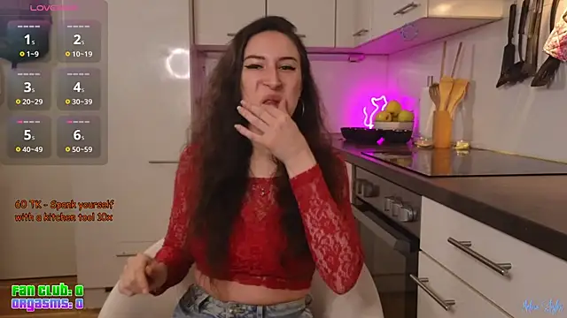 melinastyles online show from November 28, 2025, 7:38 pm