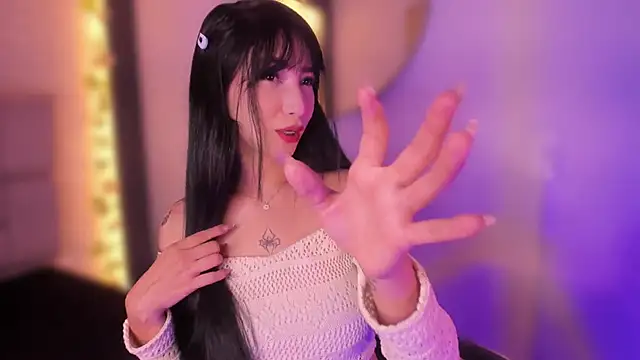 Snapshot of emma_woods_ chatting on December 10, 2024, 12:16 pm emma woods online show from December 10, 2024, 12:16 pm