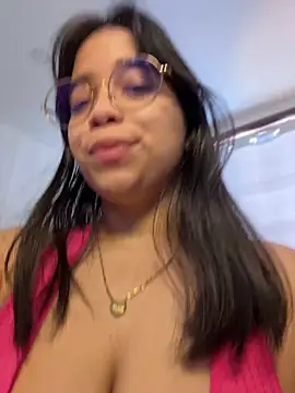 tati reyess online show from July 6, 2026, 11:51 am