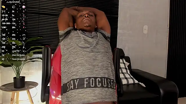 DannSmmith online show from February 19, 2026, 4:52 am