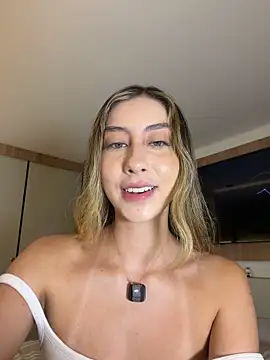 lua ferch   online show from May 17, 2026, 1:25 am