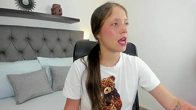 Snapshot of nataly_rodri chatting on October 20, 2025, 7:36 pm nataly rodri online show from October 20, 2025, 7:36 pm