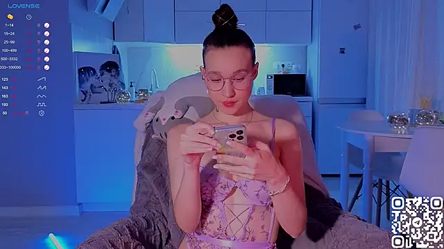 Snapshot of shey1i chatting on December 10, 2024, 6:06 pm shey1i online show from December 10, 2024, 6:06 pm