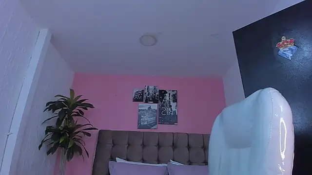 aleja cute  online show from January 21, 2025, 7:47 am