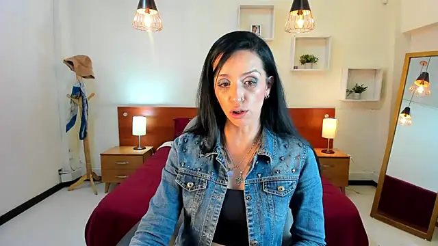 Kristen Garner online show from February 11, 2025, 9:14 pm