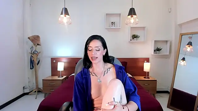 Kristen Garner online show from February 13, 2025, 12:02 am