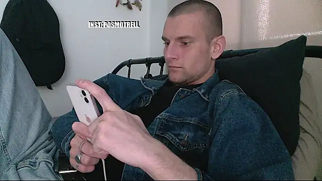 ETHAN MOORE online show from April 12, 2026, 11:26 am