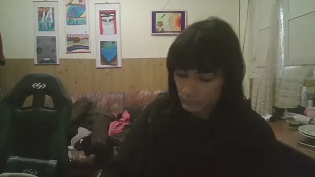 calliemaggotbone online show from November 4, 2025, 4:50 pm