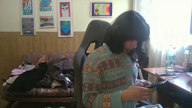 calliemaggotbone online show from November 23, 2025, 11:43 am