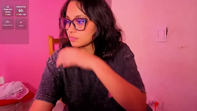 Snapshot of Cuteprincess21 chatting on October 15, 2025, 12:22 am Cuteprincess21 online show from October 15, 2025, 12:22 am