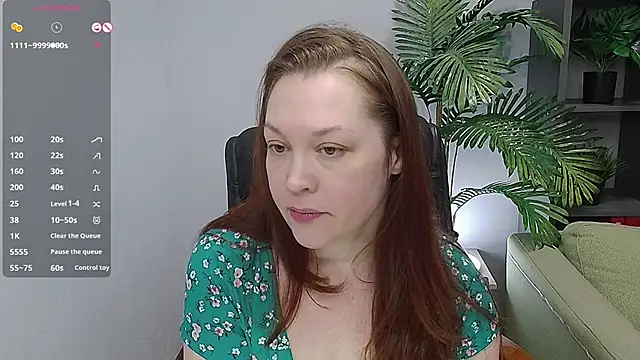 CutieGinger online show from November 21, 2025, 12:37 pm