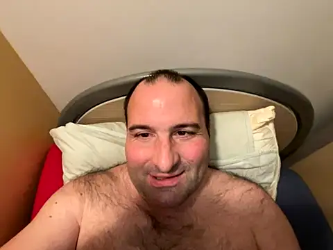 Snapshot of FrankTaylor66 chatting on November 12, 2025, 9:14 pm FrankTaylor66 online show from November 12, 2025, 9:14 pm