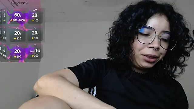 Snapshot of Putaku_San chatting on October 7, 2025, 3:58 am Putaku San online show from October 7, 2025, 3:58 am