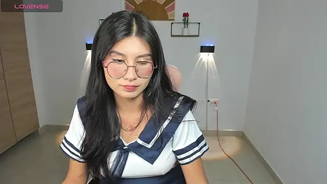 emily villamil online show from October 30, 2025, 11:27 pm