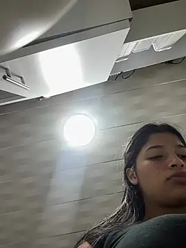 Snapshot of AgathaGeorgiou chatting on February 15, 2026, 12:51 am AgathaGeorgiou online show from February 15, 2026, 12:51 am