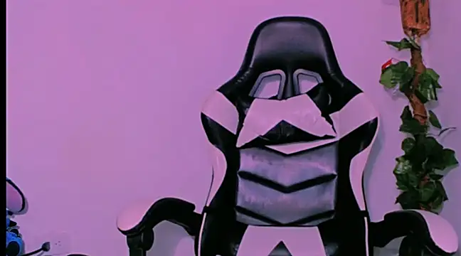 KathieBurning online show from December 18, 2024, 10:02 pm