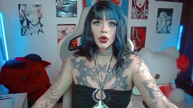 Snapshot of Deadly_Doll chatting on July 12, 2026, 12:45 am Deadly Doll online show from July 12, 2026, 12:45 am