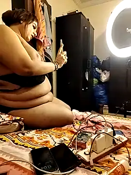 Snapshot of IndianPornStarRavee chatting on March 27, 2026, 5:34 pm IndianPornStarRavee online show from March 27, 2026, 5:34 pm