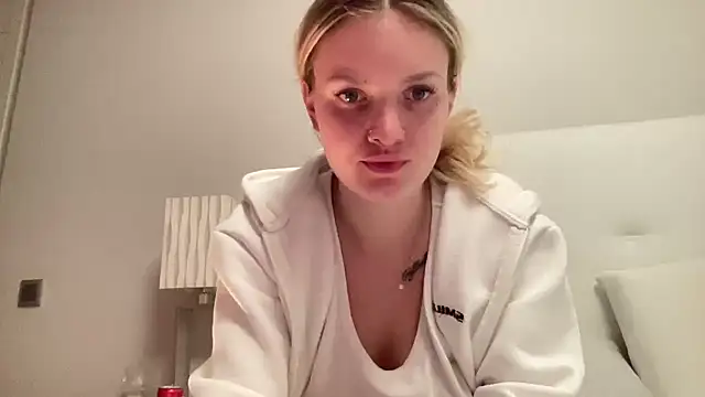 Snapshot of mariemelissah chatting on December 15, 2024, 10:07 am mariemelissah online show from December 15, 2024, 10:07 am