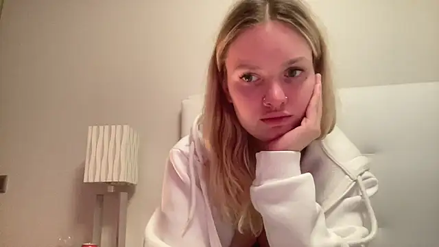 Snapshot of mariemelissah chatting on December 19, 2024, 12:01 pm mariemelissah online show from December 19, 2024, 12:01 pm