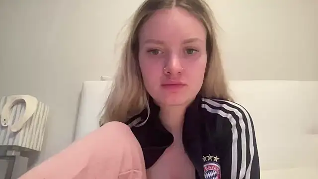 Snapshot of mariemelissah chatting on February 19, 2025, 10:12 am mariemelissah online show from February 19, 2025, 10:12 am