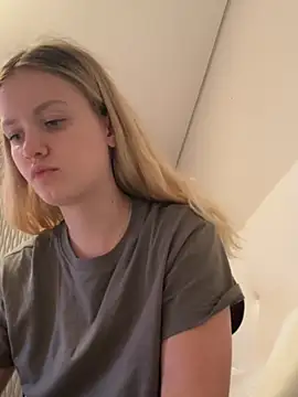 Snapshot of mariemelissah chatting on March 11, 2025, 1:34 pm mariemelissah online show from March 11, 2025, 1:34 pm