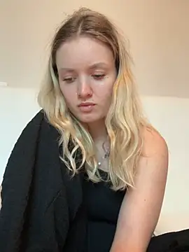 Snapshot of mariemelissah chatting on March 19, 2025, 2:02 pm mariemelissah online show from March 19, 2025, 2:02 pm