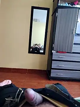 Alexisllanos online show from March 16, 2026, 2:43 pm