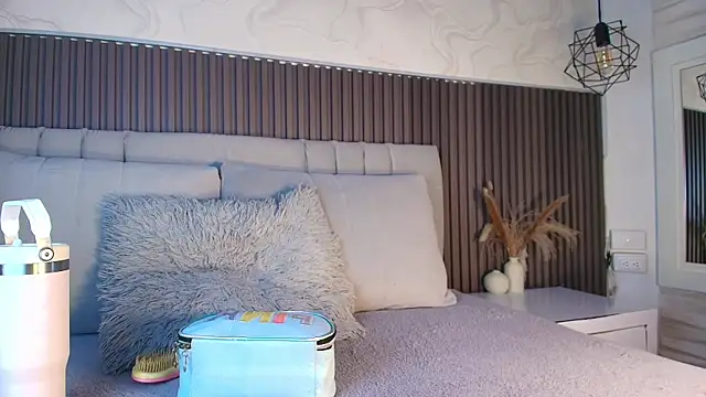 SHANONCLARK online show from February 21, 2026, 11:11 am