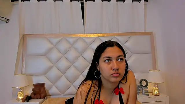 brittany069 online show from September 22, 2025, 4:31 pm