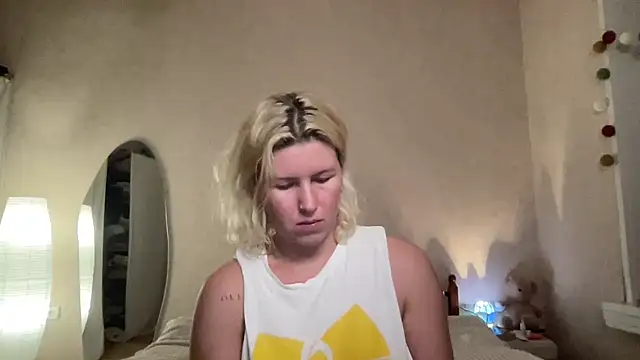 moonamii online show from December 23, 2024, 4:06 pm