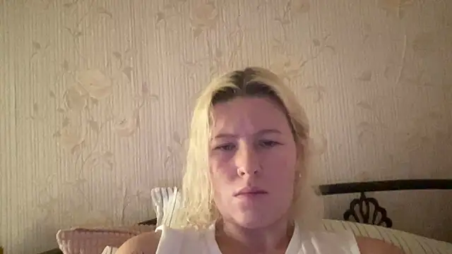 moonamii online show from December 24, 2024, 6:28 pm