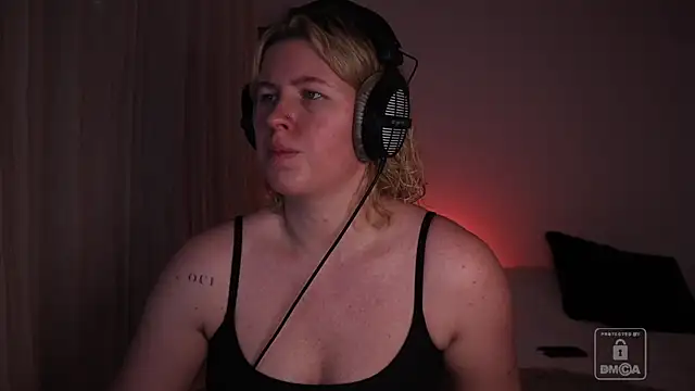 moonamii online show from January 9, 2026, 7:04 pm