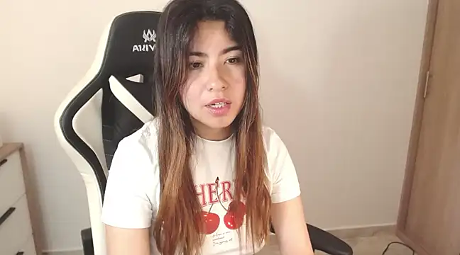 Snapshot of alice_middlee chatting on March 11, 2025, 5:46 pm alice middlee online show from March 11, 2025, 5:46 pm