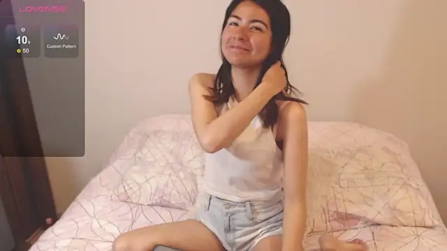 Snapshot of alice_middlee chatting on September 22, 2025, 2:52 pm alice middlee online show from September 22, 2025, 2:52 pm