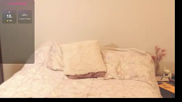 Snapshot of alice_middlee chatting on October 15, 2025, 6:19 pm alice middlee online show from October 15, 2025, 6:19 pm