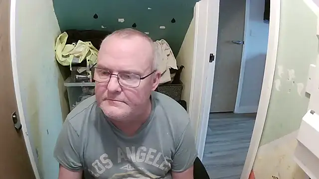 FriendlyDave online show from February 8, 2025, 11:01 am