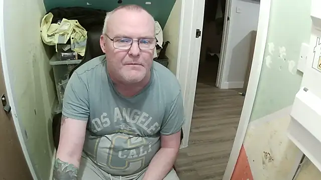 FriendlyDave online show from February 8, 2025, 6:01 pm