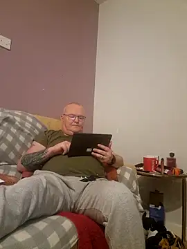 FriendlyDave online show from February 26, 2025, 5:09 am