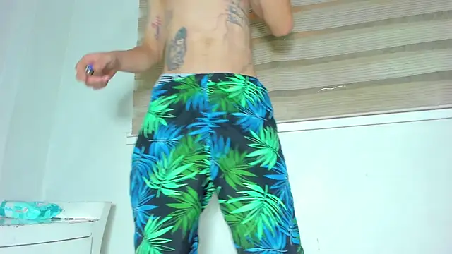 Snapshot of enjoy_hotparty chatting on January 5, 2026, 6:44 pm enjoy hotparty online show from January 5, 2026, 6:44 pm