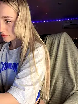 Snapshot of Good__Girl_ chatting on September 16, 2025, 10:38 am Good  Girl  online show from September 16, 2025, 10:38 am