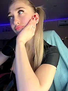 Snapshot of Good__Girl_ chatting on September 28, 2025, 6:35 pm Good  Girl  online show from September 28, 2025, 6:35 pm