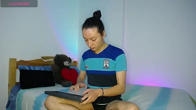 monkeywillwhite online show from December 13, 2024, 10:23 pm