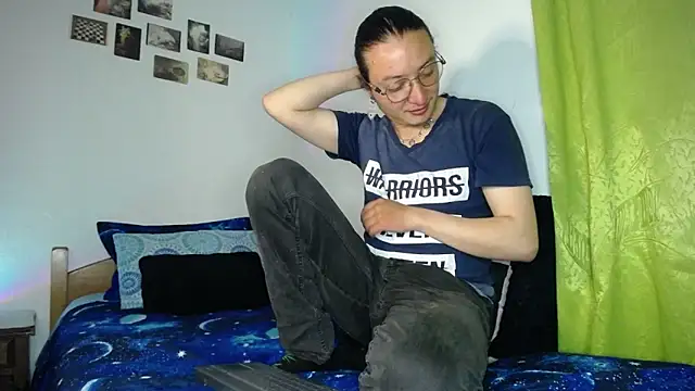 monkeywillwhite online show from November 30, 2025, 3:54 am