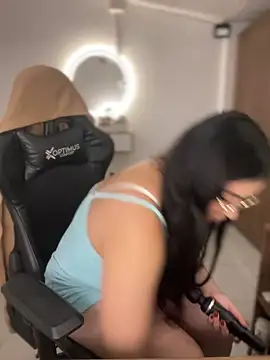 Lia flowers online show from March 12, 2026, 10:05 pm