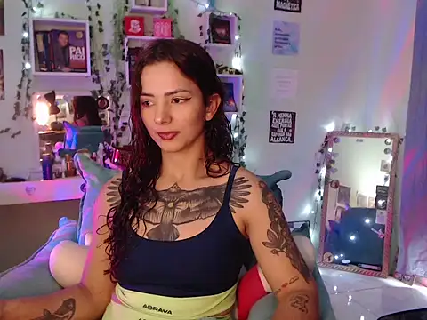 BeellyDance online show from October 8, 2025, 5:43 pm