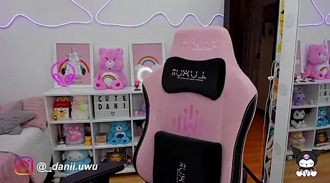 CuteDani  online show from March 3, 2025, 8:16 am